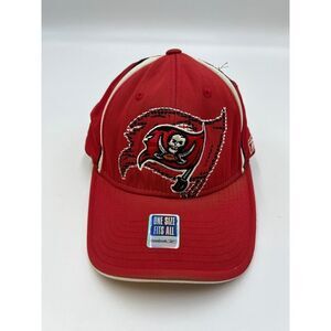 Tampa Bay Buccaneers flex fit NFL Red and Black Hat